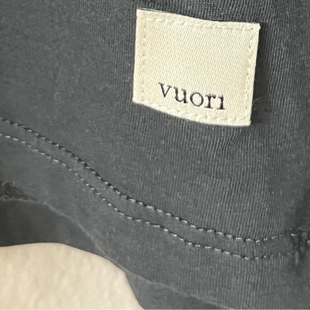 LIKE NEW Vuori Long Sleeve Feather Tee - Picture 6 of 9
